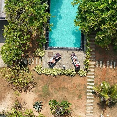Guru Beach Resort Tangalle Buitenkant foto