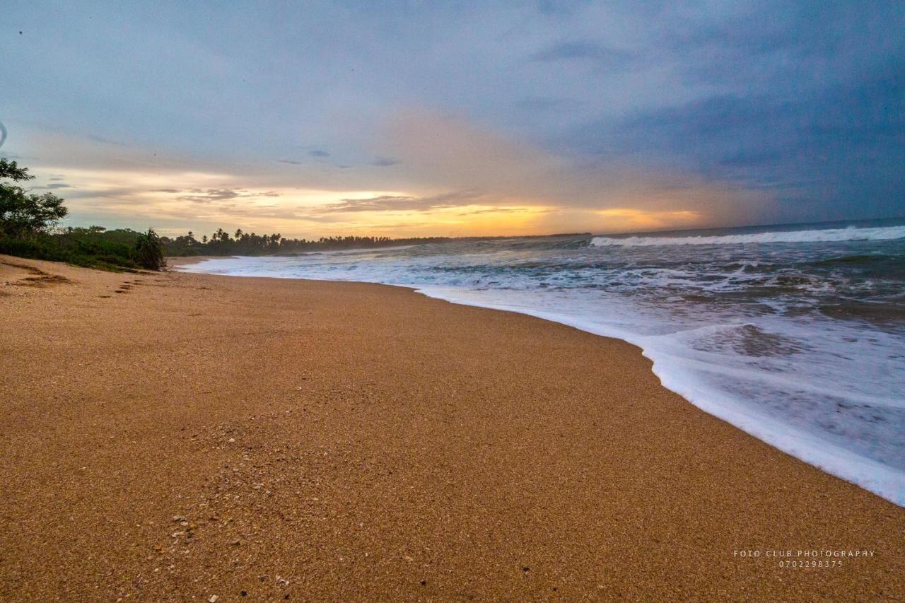 Guru Beach Resort Tangalle Buitenkant foto