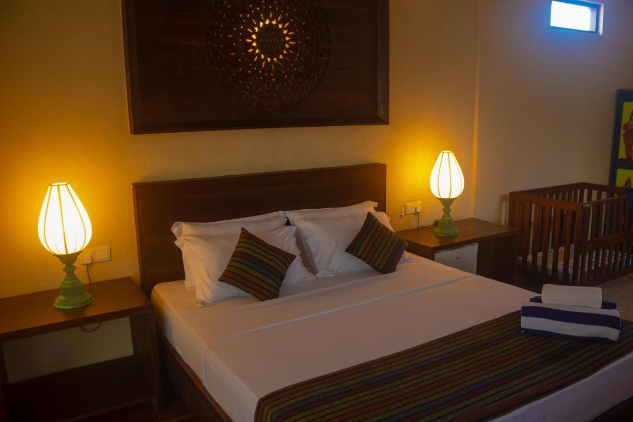 Guru Beach Resort Tangalle Buitenkant foto