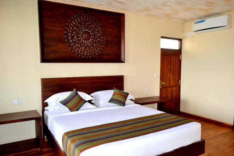 Guru Beach Resort Tangalle Buitenkant foto