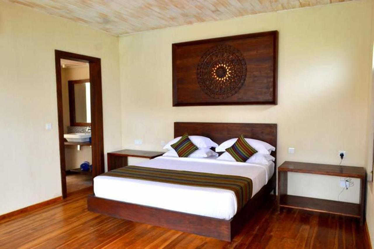 Guru Beach Resort Tangalle Buitenkant foto